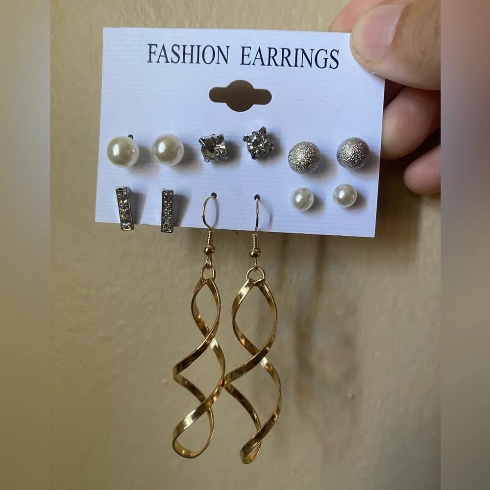 NEW fashion earrings set